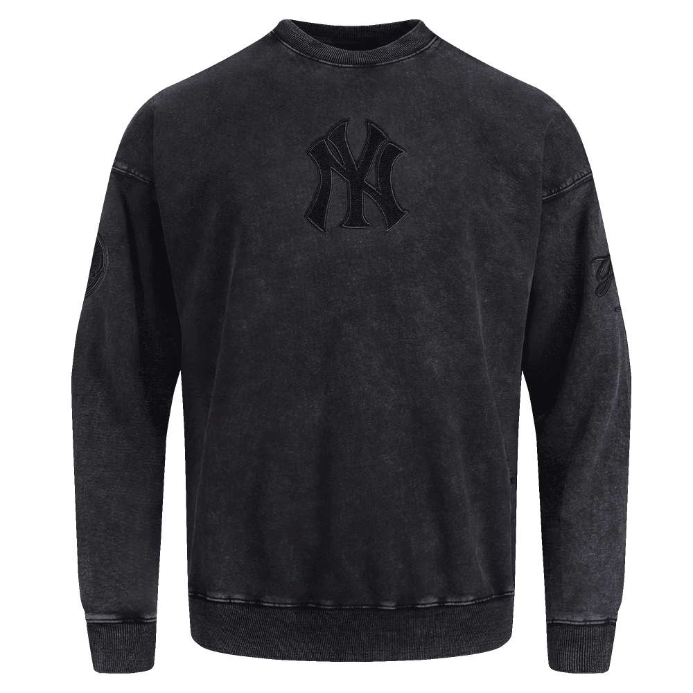 Men’s New York Yankees Washed Black Classic Crewneck Sweatshirt by Pro Standard®